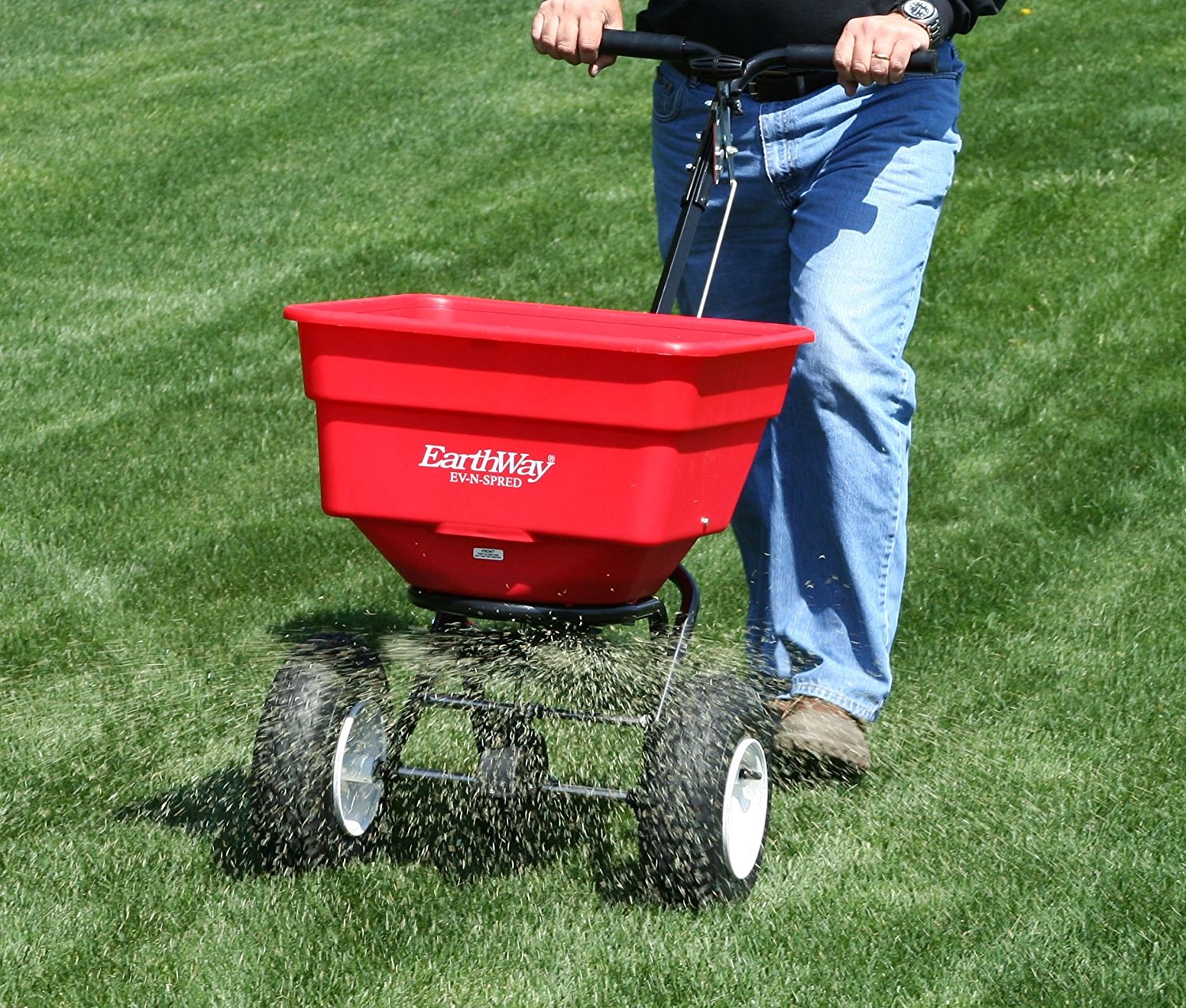 How to Efficiently Apply Fertilizer or Grass Seed in Your Lawn - The